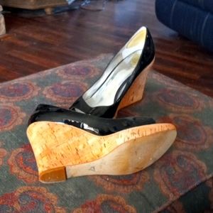 Guess sz 10m wedge heels